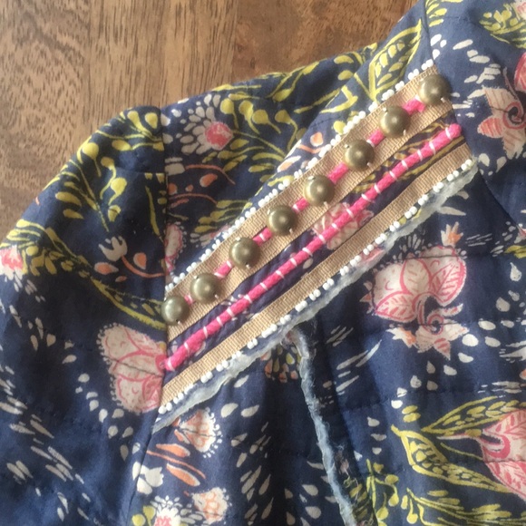 Quilted Floral Jacket 🌸 - Picture 4 of 8